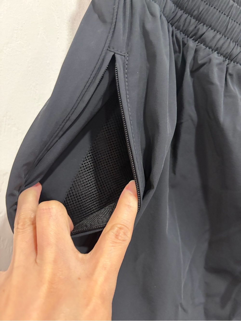 SKIMS NIKE NWT Woven Nylon Pants in OBSIDIAN SZ XS - Picture 8 of 10